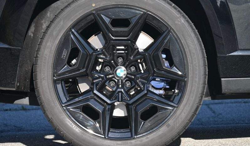 2023 BMW XM full