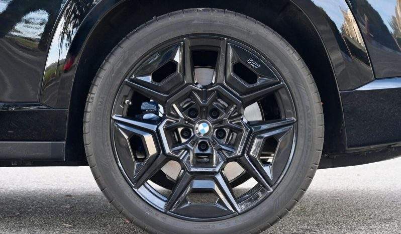 2023 BMW XM full