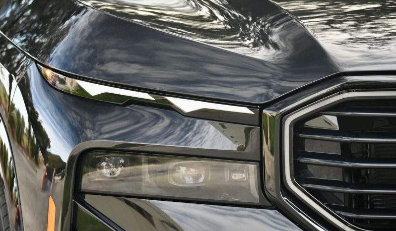 2023 BMW XM full